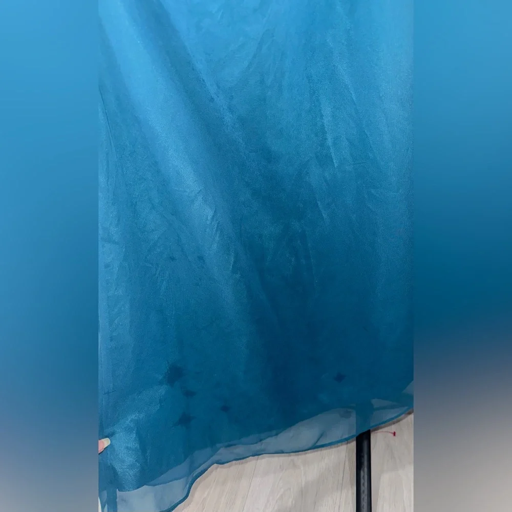 Jim Hjelm Occasions Elegant Teal One-Shoulder Dress
Size 10 - Picture 4 of 8